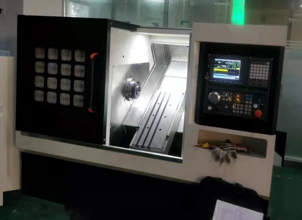 Tour à outils CNC
